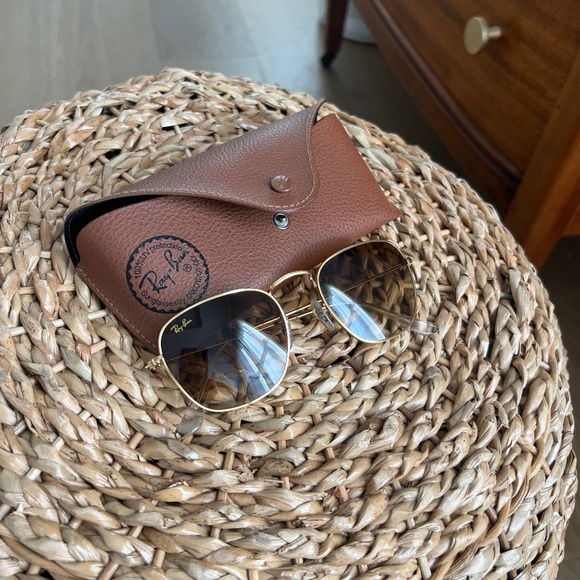 Ray-ban sunglasses - Picture 1 of 2